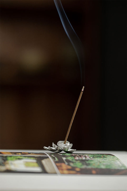 Emotional Healing through Traditional Incense: A Scented Path Back to Balance