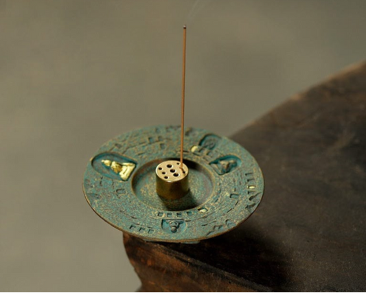 Vintage Brass Chinese Incense Holder with Dragon Motif: A Buyer’s Guide